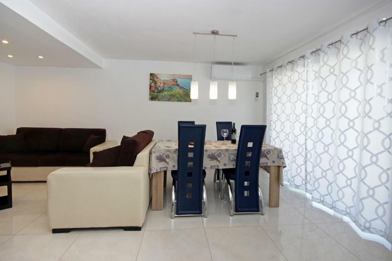 Apartment Alet Пула Екстериор снимка